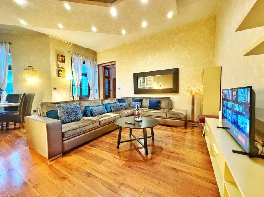 Ultra Central Apartment / 10 Ppl ブダペスト エクステリア 写真